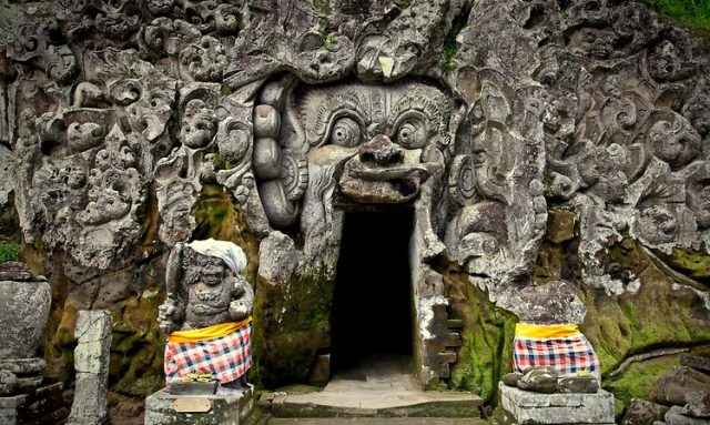 GOA GAJAH TEMPLE